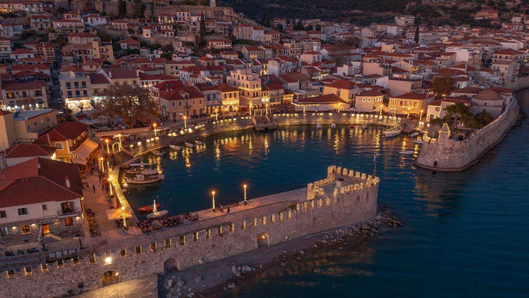 Апартаменти Nafpaktos Old Town Екстер'єр фото