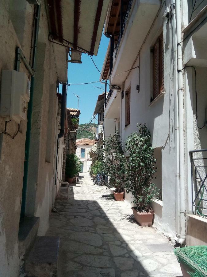 Апартаменти Nafpaktos Old Town Екстер'єр фото